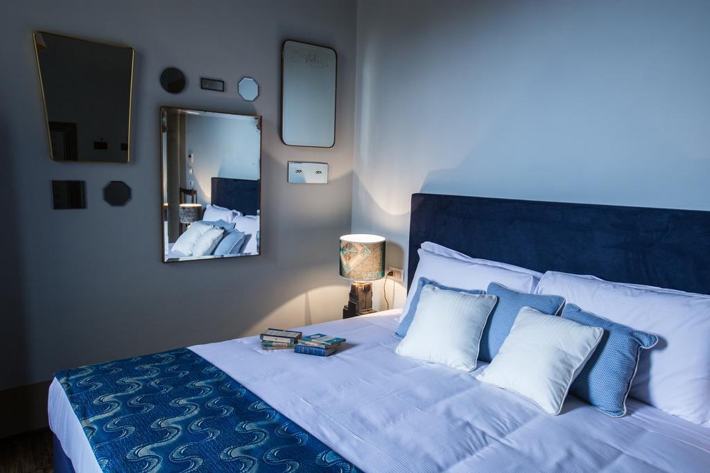 Adastra Suites Florens Exteriör bild