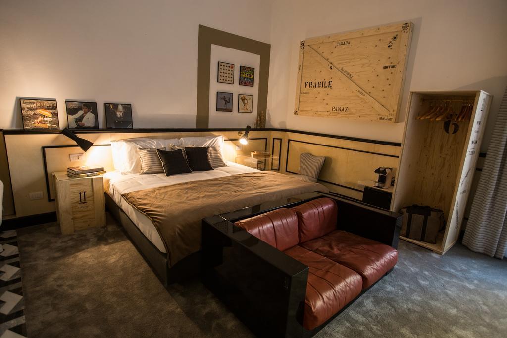 Adastra Suites Florens Rum bild