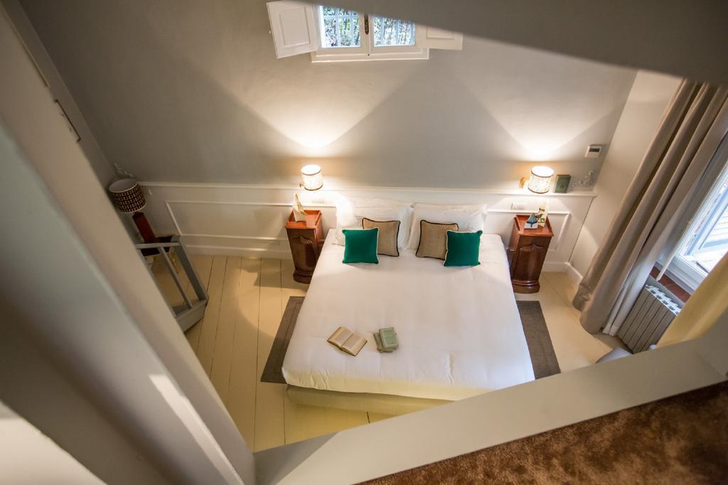 Adastra Suites Florens Rum bild