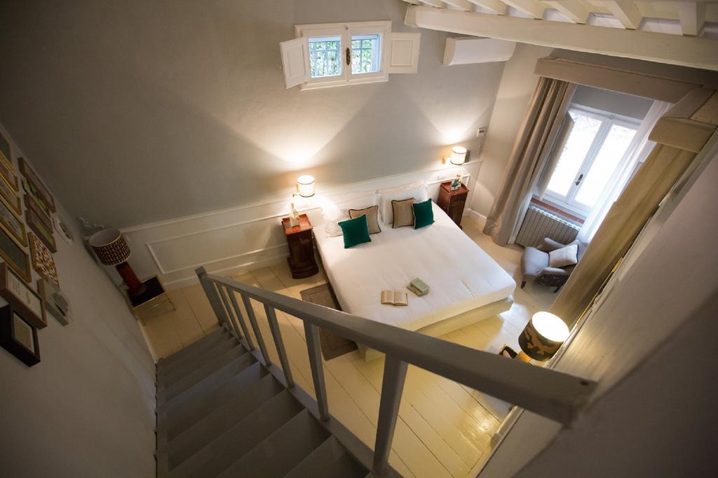 Adastra Suites Florens Rum bild