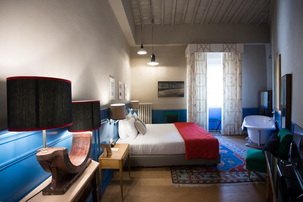 Adastra Suites Florens Exteriör bild