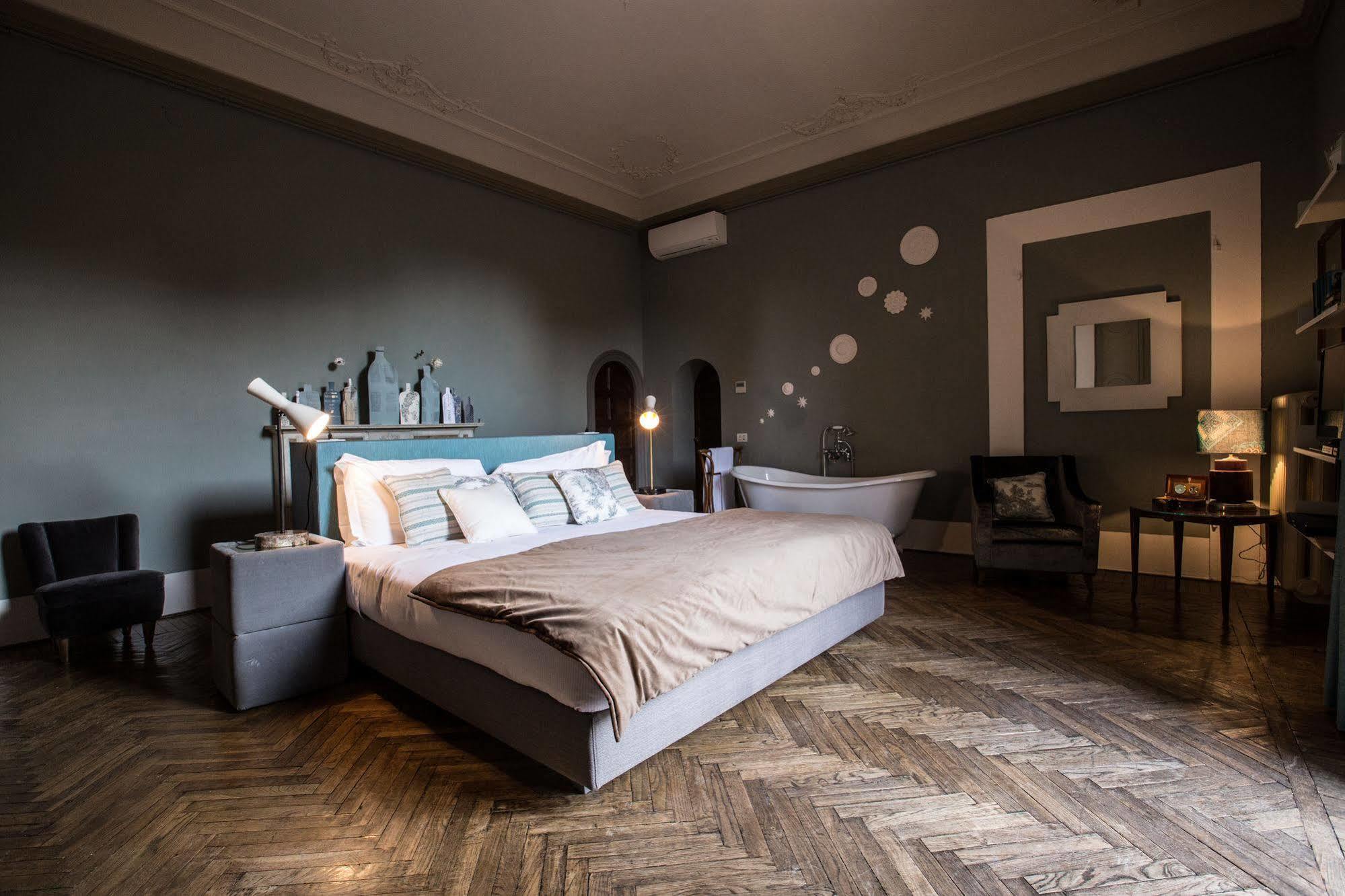 Adastra Suites Florens Exteriör bild
